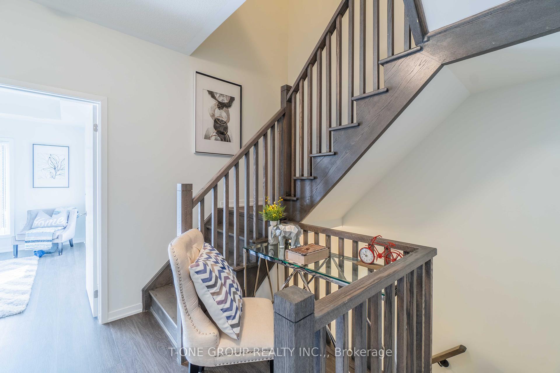 3 Bedrooms Condo at 10 Almond Blossom, Vaughan For sale