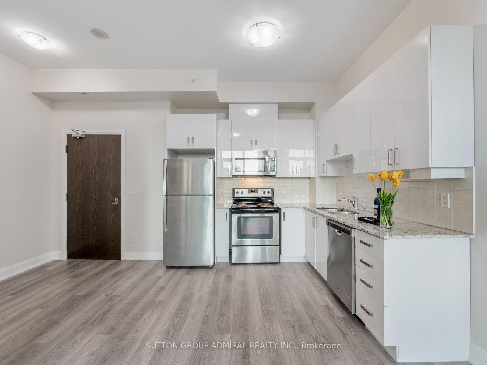 2 Bedrooms Condo at 2900 Highway 7, Vaughan For sale