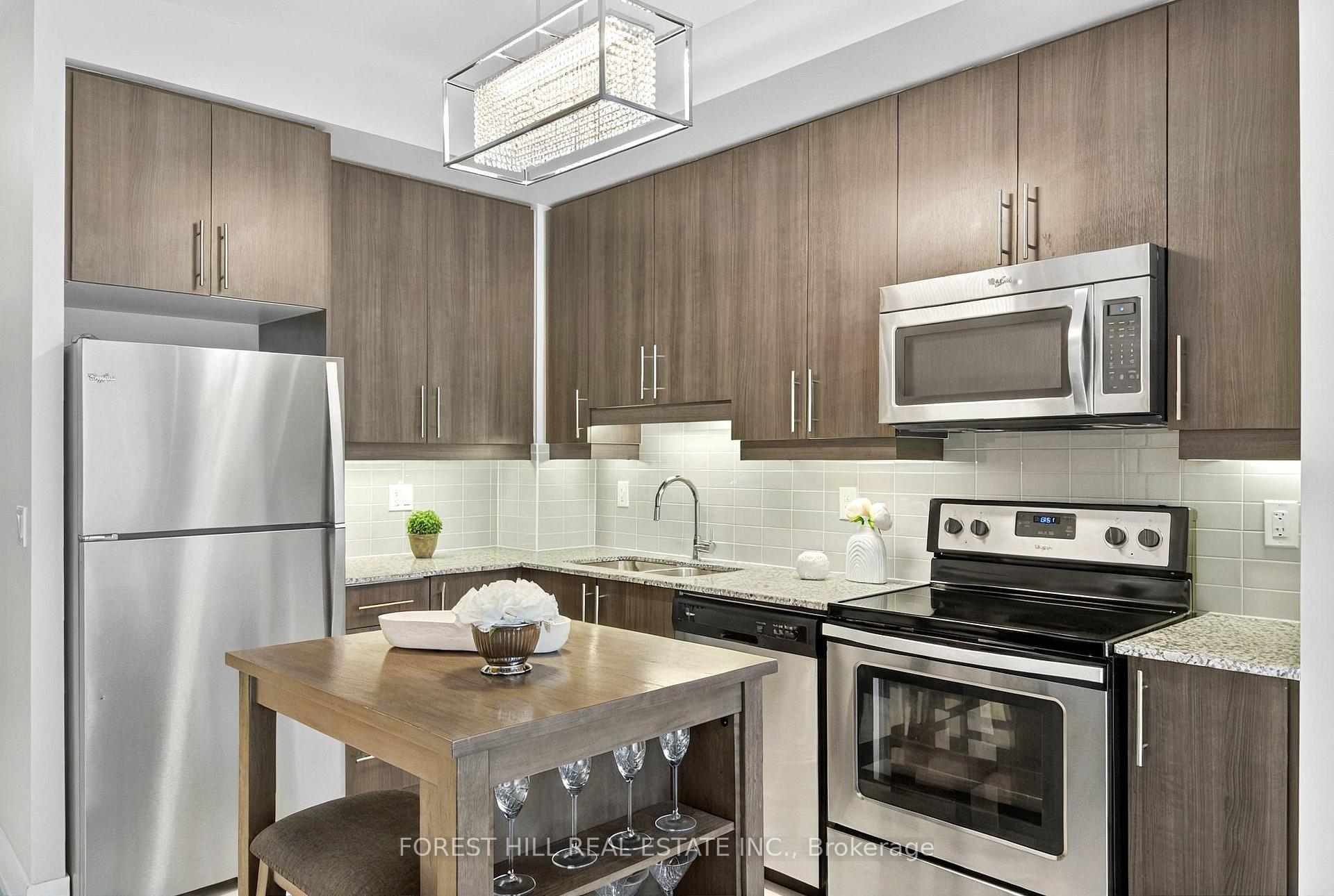 2 Bedrooms Condo at 68 Merton, Toronto For sale
