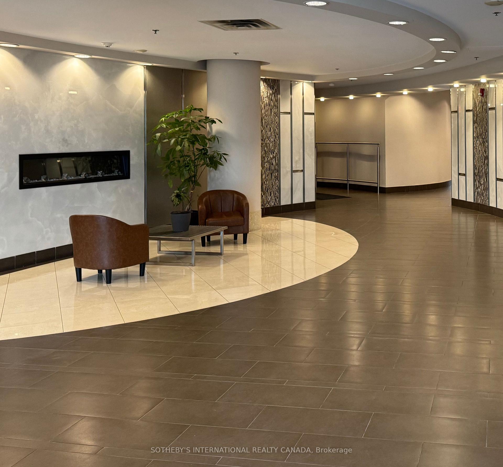 2 Bedrooms Condo at 70 Absolute, Mississauga For sale