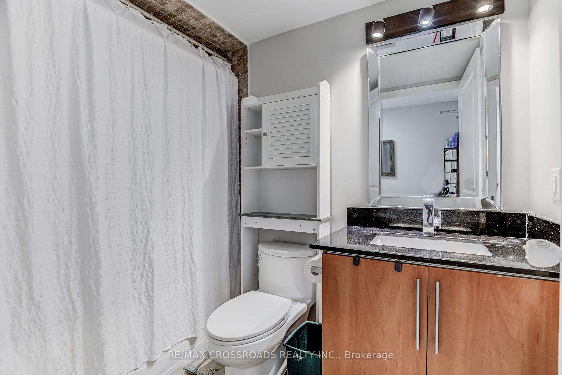 2 Bedrooms Condo at 8 Rosebank, Toronto For sale