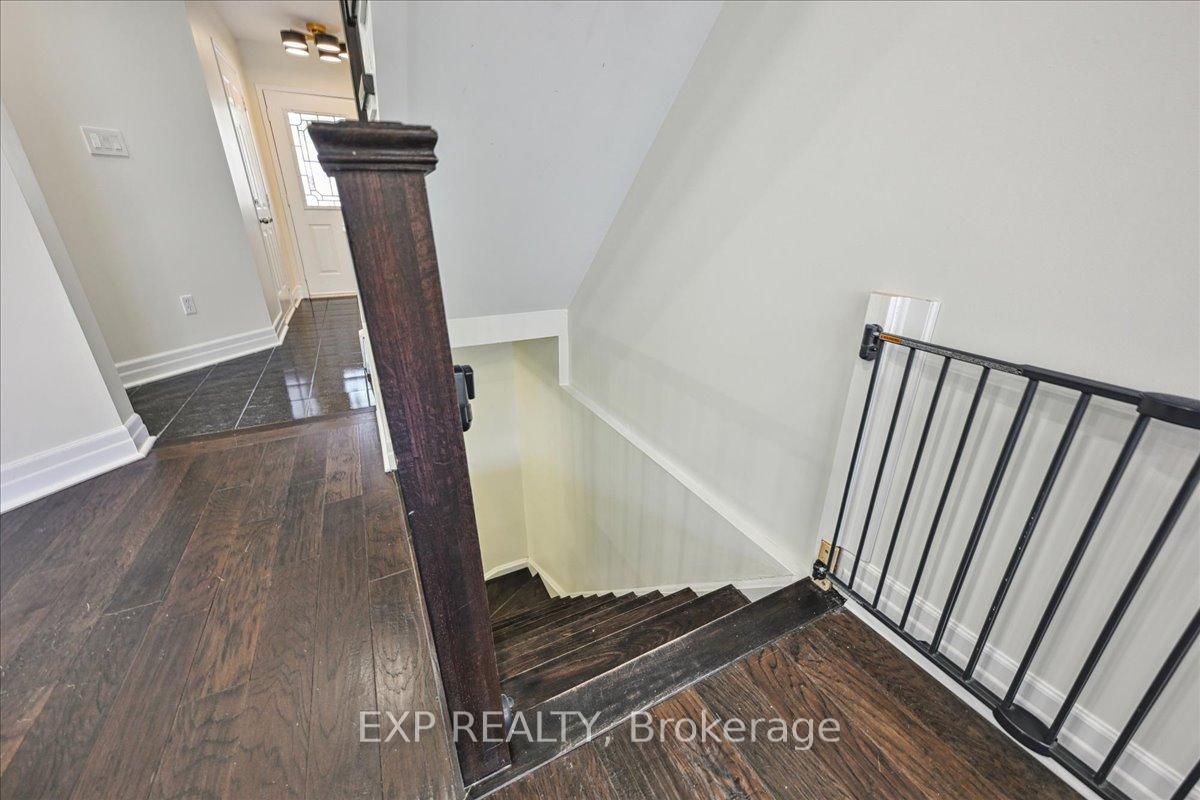 3 Bedrooms Condo at 2920 Headon Forest, Burlington For sale