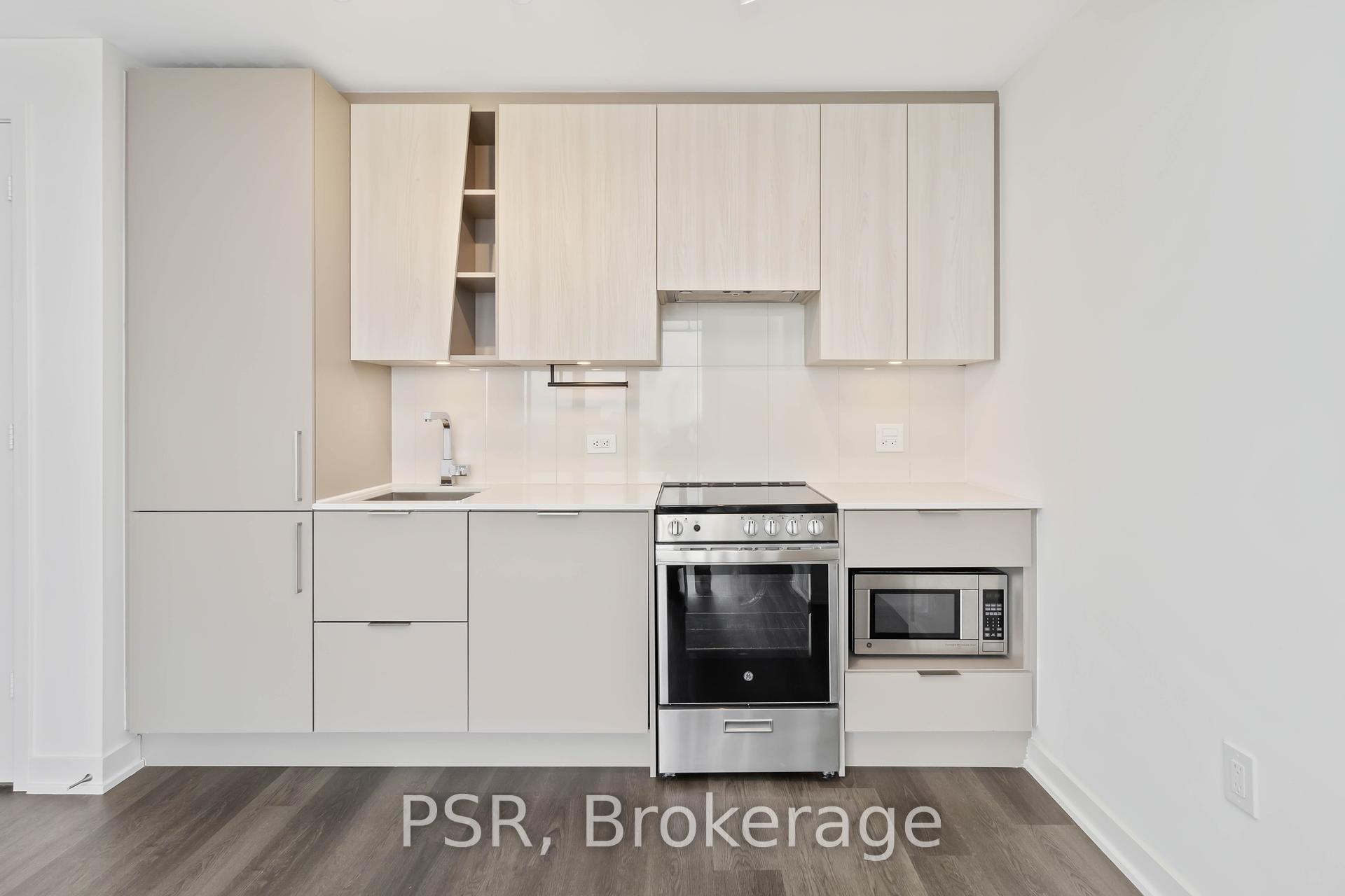 3 Bedrooms Condo at 3900 Confederation, Mississauga For sale