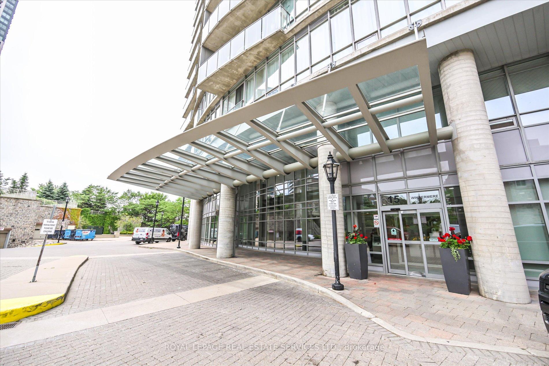 1 Bedroom Condo at 15 Windermere,  Toronto For sale