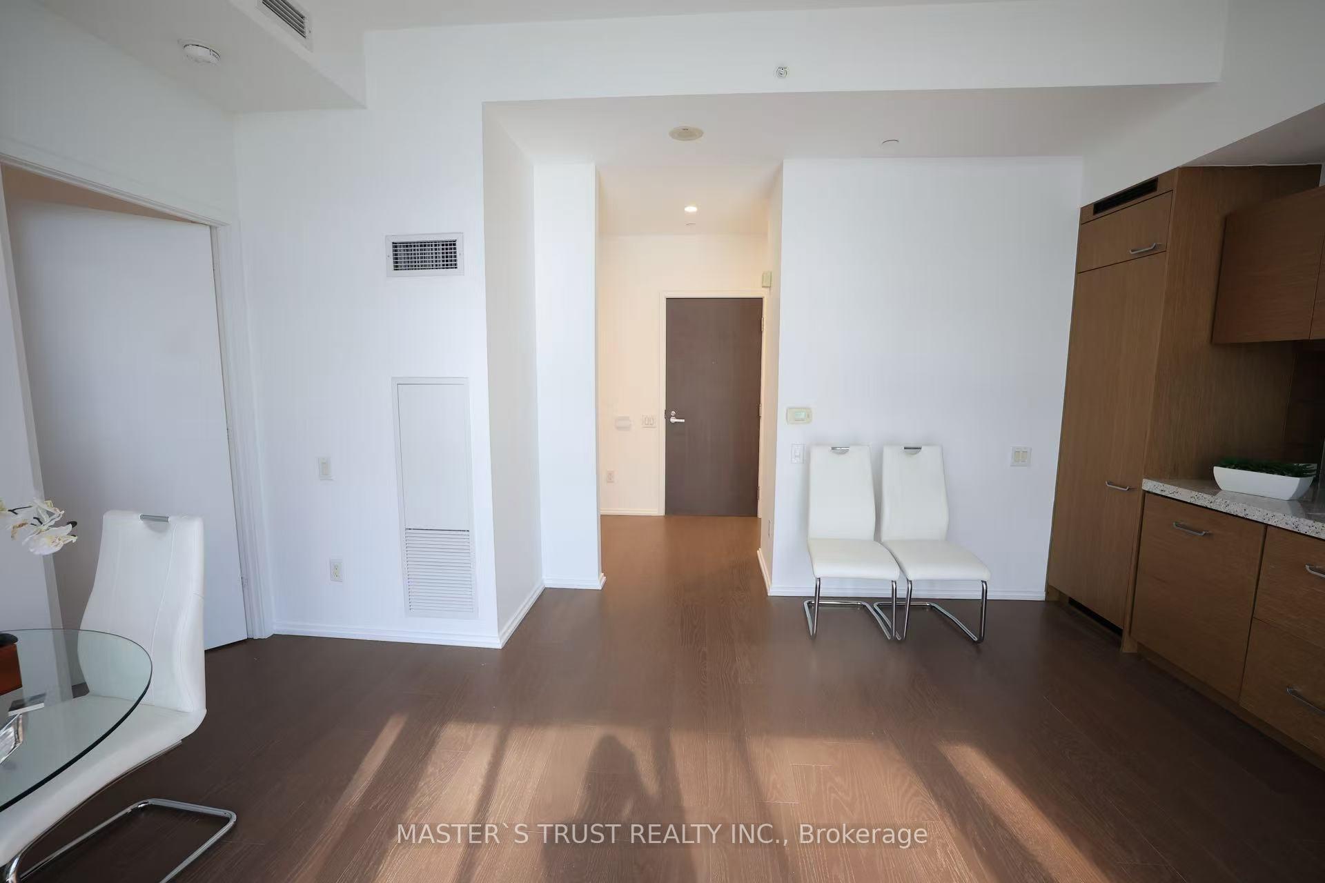 2 Bedrooms Condo at 45 Charles, Toronto For sale