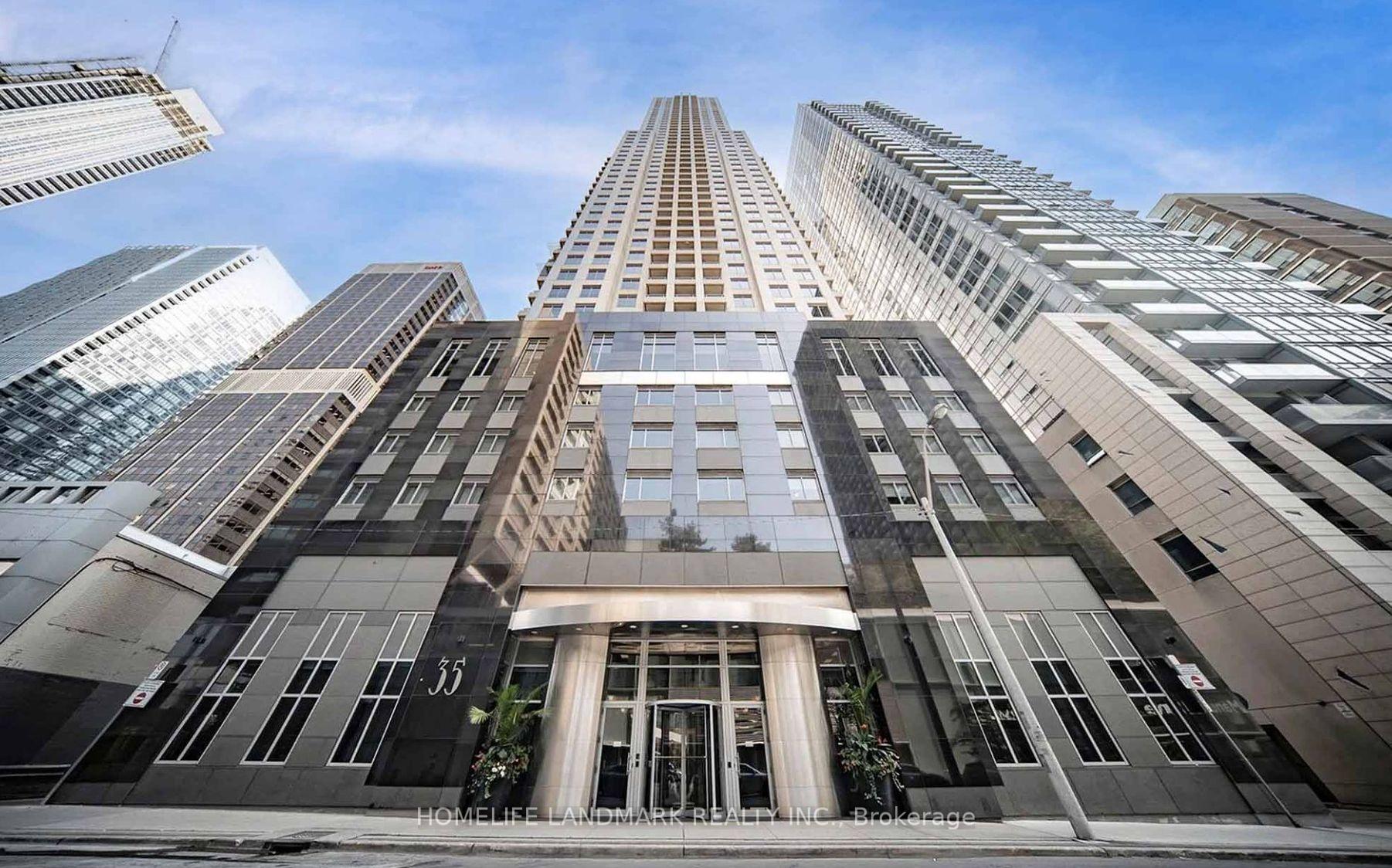 2 Bedrooms Condo at 35 Balmuto, Toronto For sale