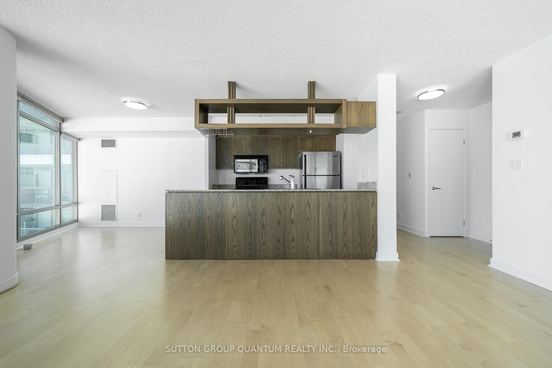 3 Bedrooms Condo at 81 Navy Wharf,  Toronto For sale