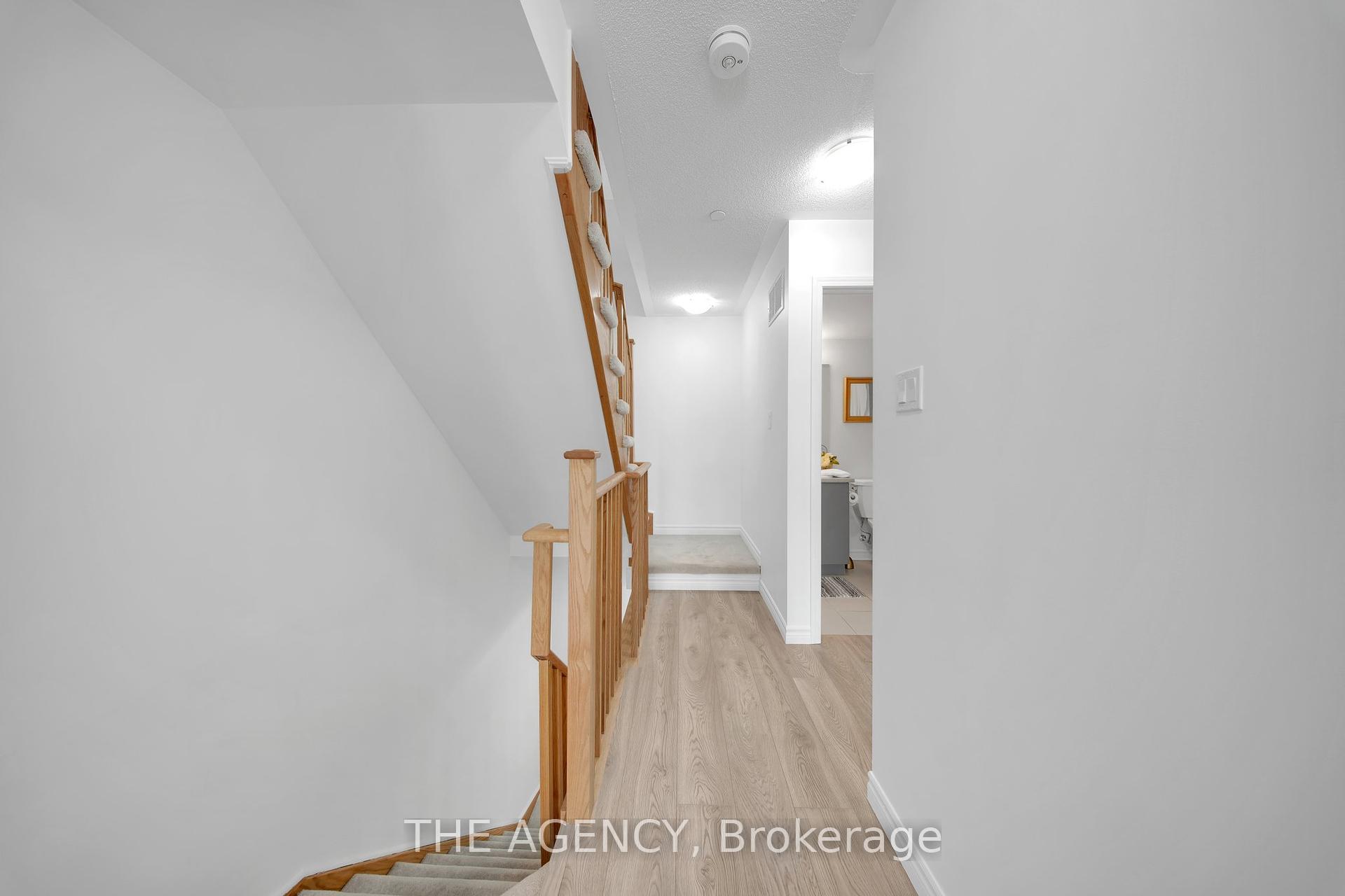 3 Bedrooms Condo at 1155 Stroud, Mississauga For sale