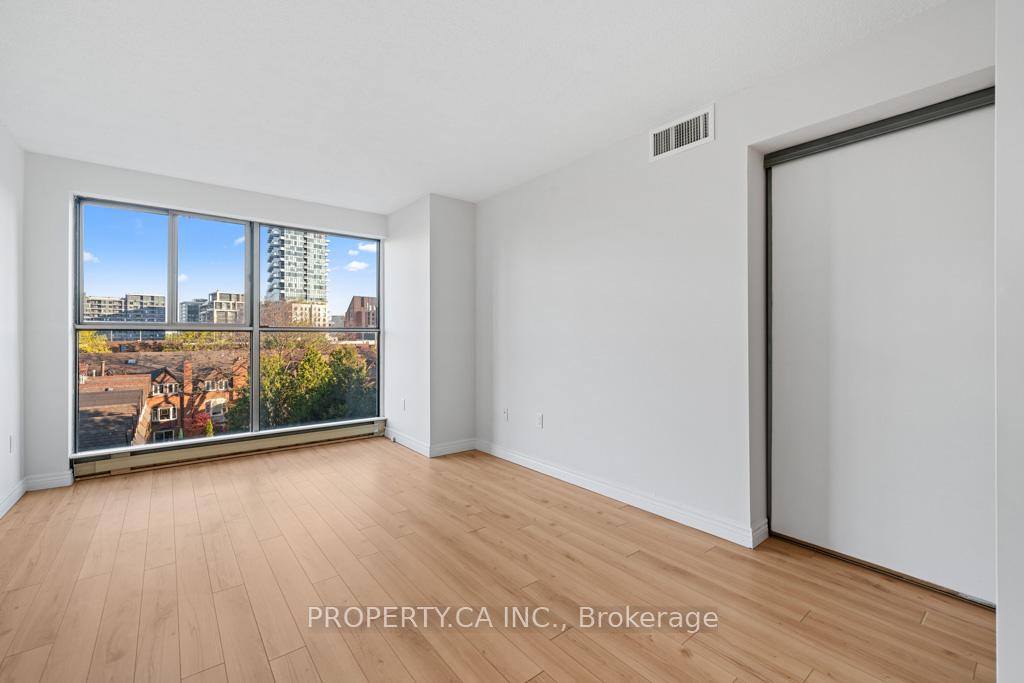 4 Bedrooms Condo at 65 Scadding, Toronto For sale
