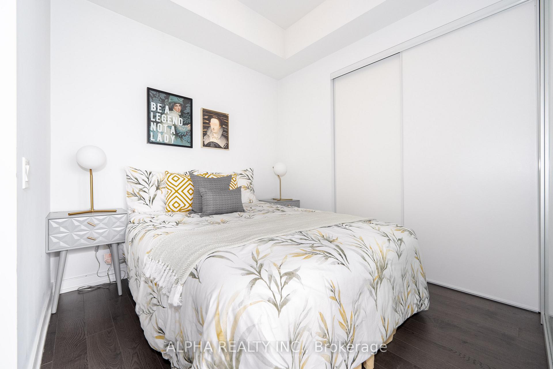 1 Bedroom Condo at 28 Wellesley,  Toronto For sale