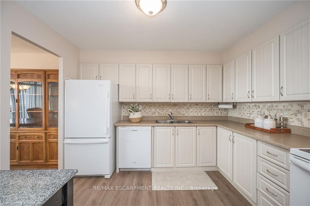 3 Bedrooms Condo at 301 FRANCES,  Hamilton For sale