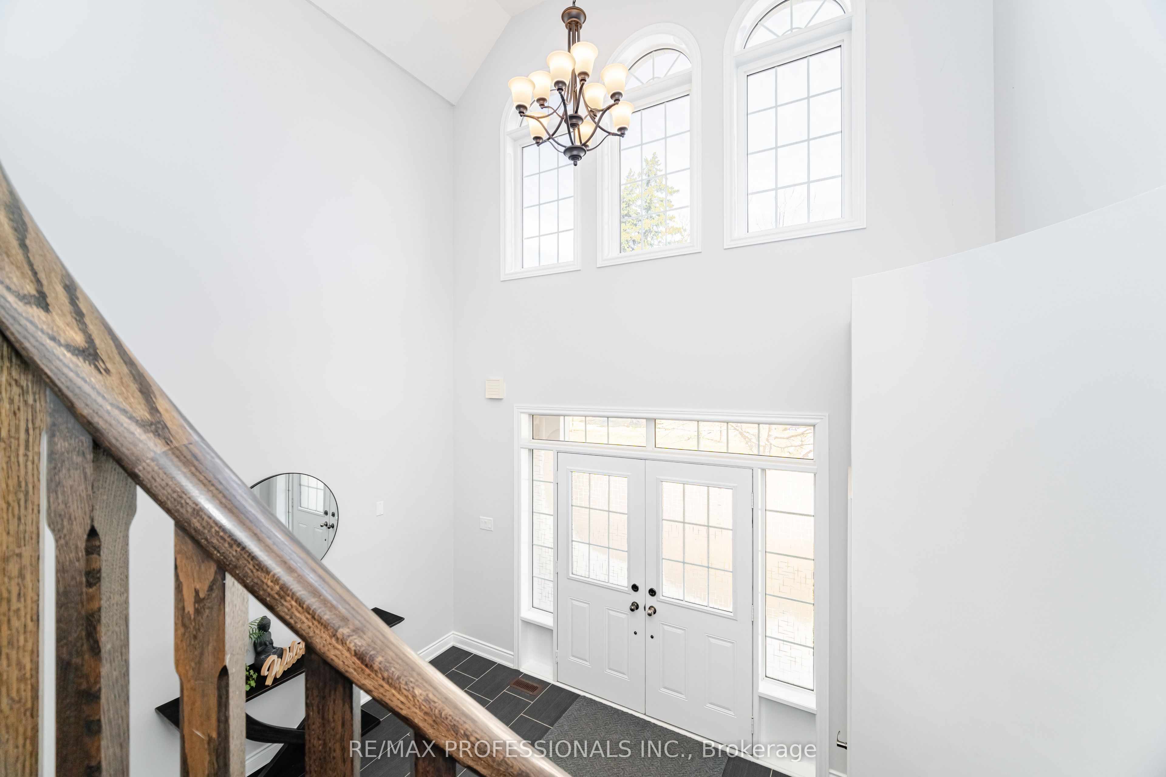 35 Lampman Crescent