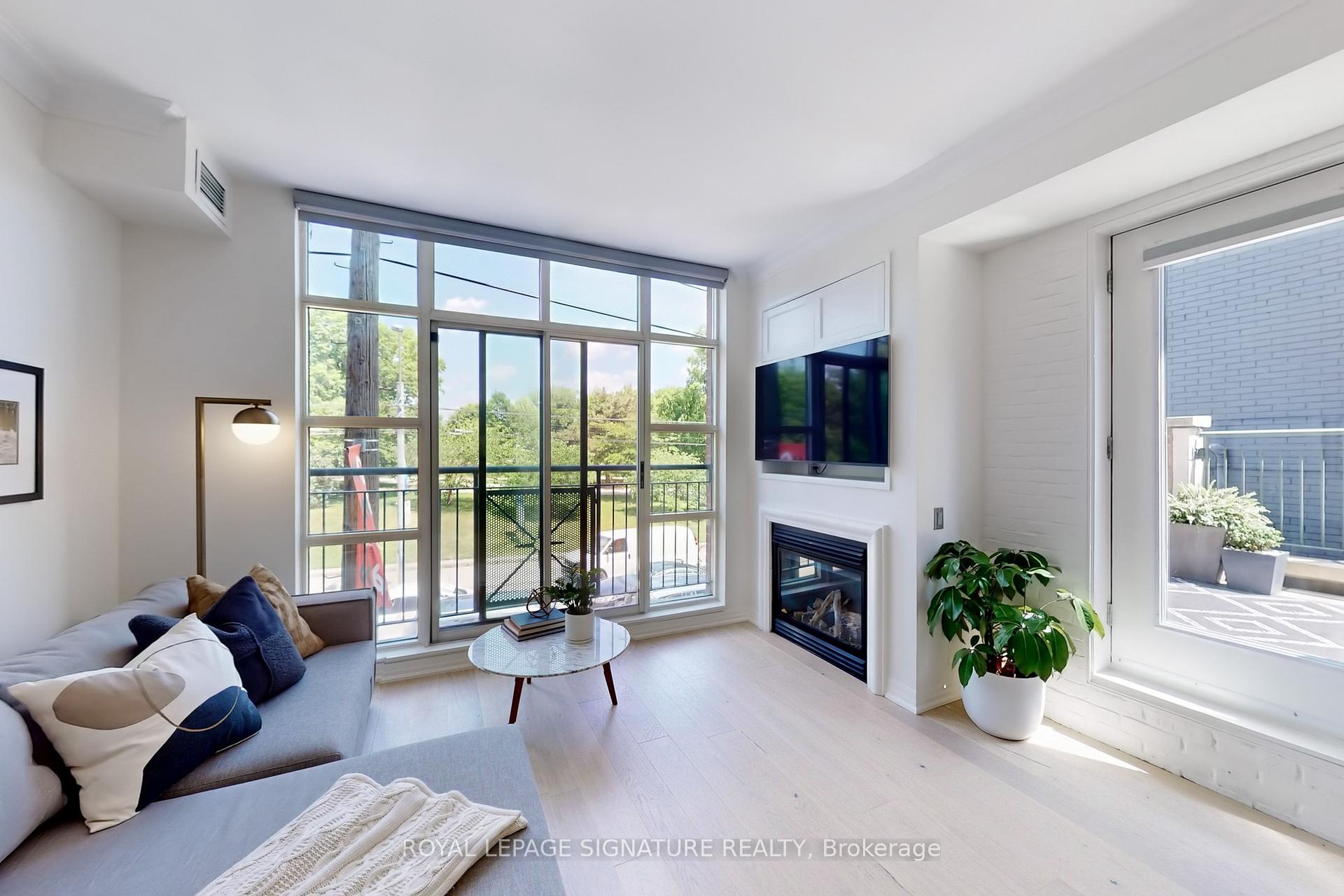2 Bedrooms Condo at 901 Queen, Toronto For sale