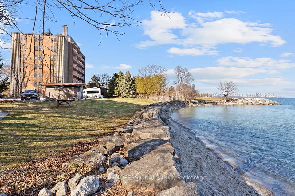41 Lake Shore