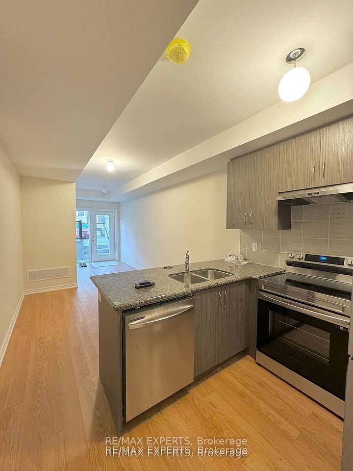 #102 - 20 Halliford Place, Brampton, ON L6P 4R1