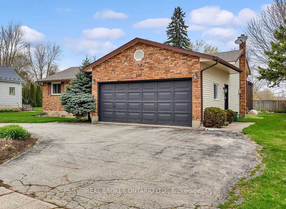 550 Raglan Street, Minto, ON N0G 2P0