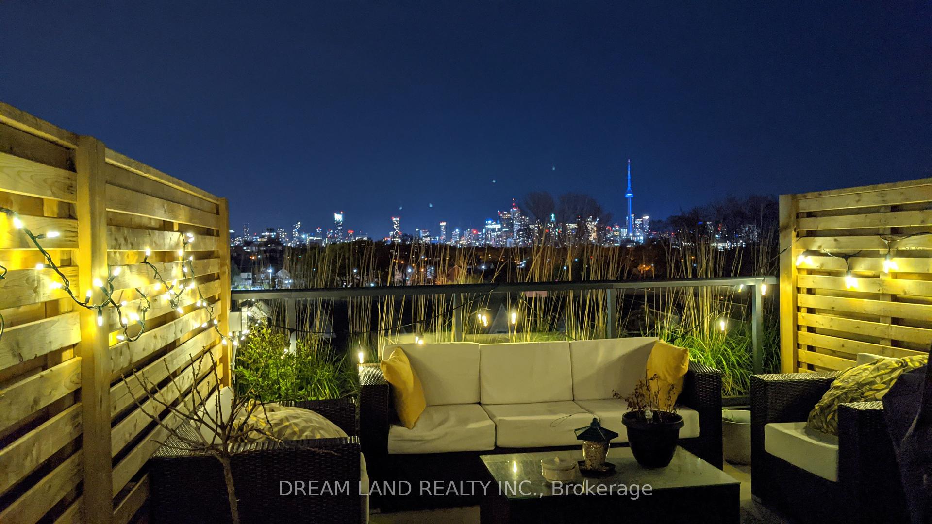 2 Bedrooms Condo at 35 Wabash, Toronto For sale
