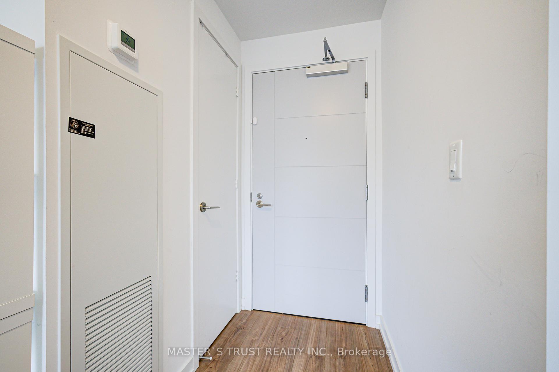 2 Bedrooms Condo at 203 College, Toronto For sale