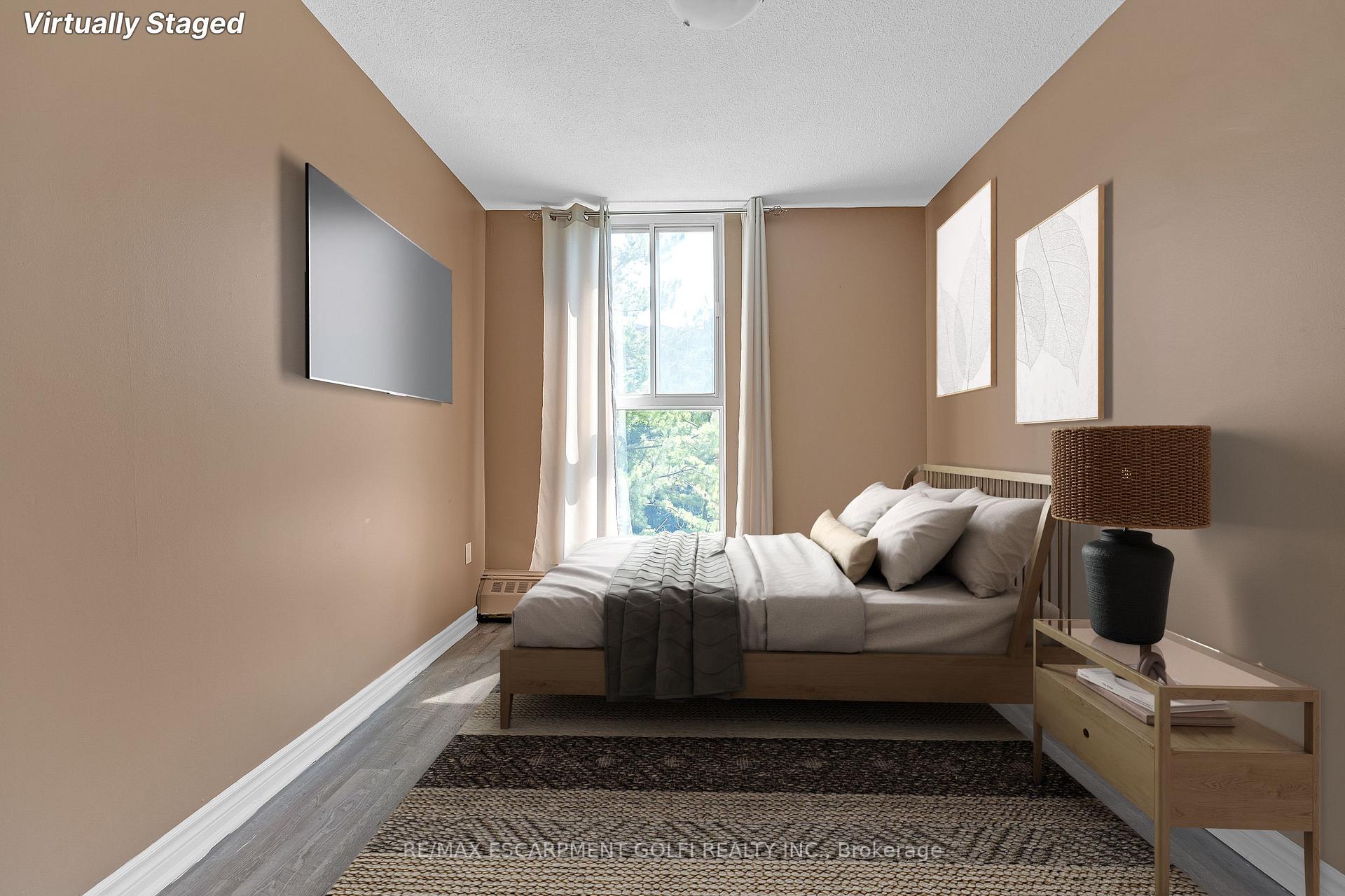 3 Bedrooms Condo at 1966 Main, Hamilton For sale