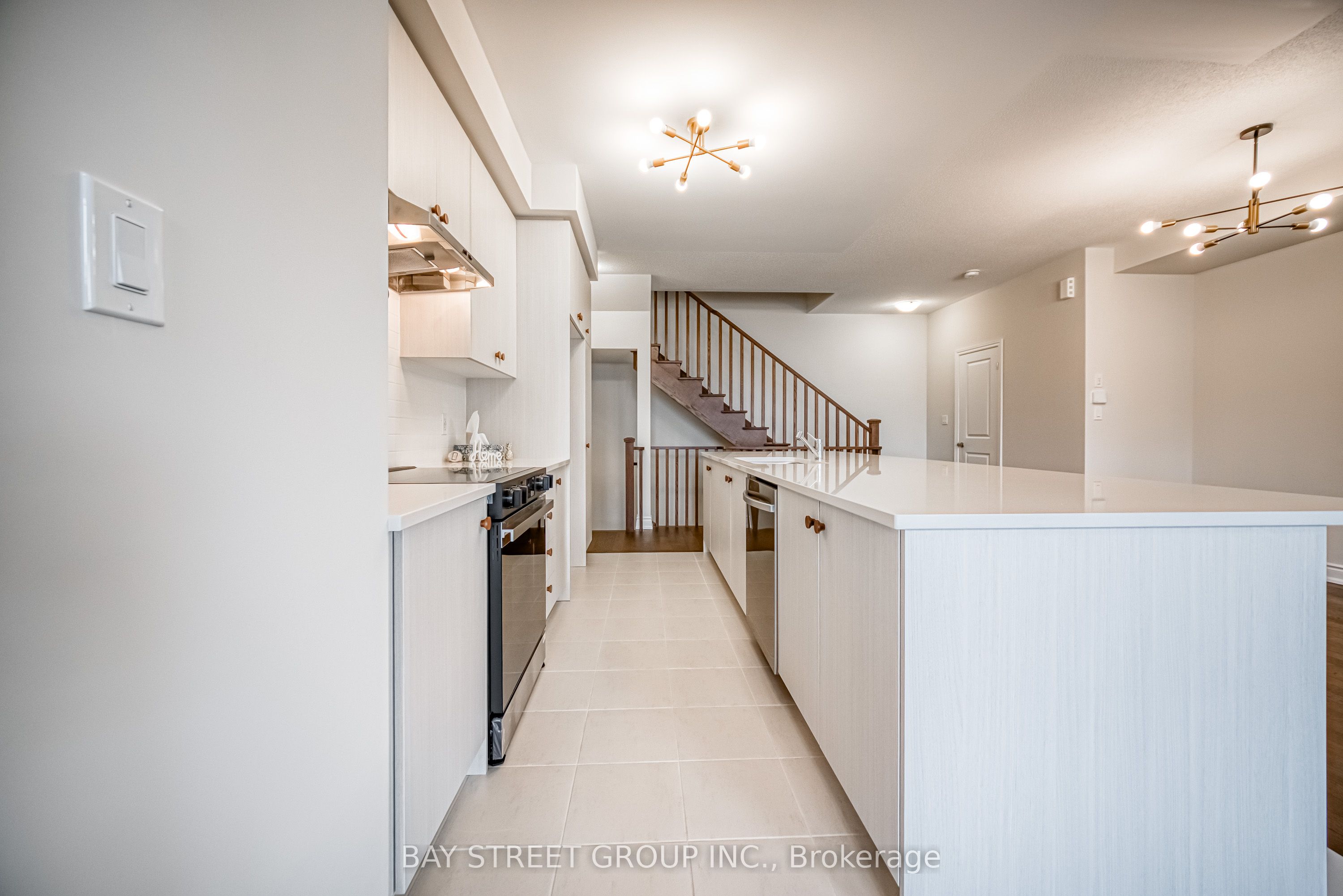 1411 Courtleigh Trail
