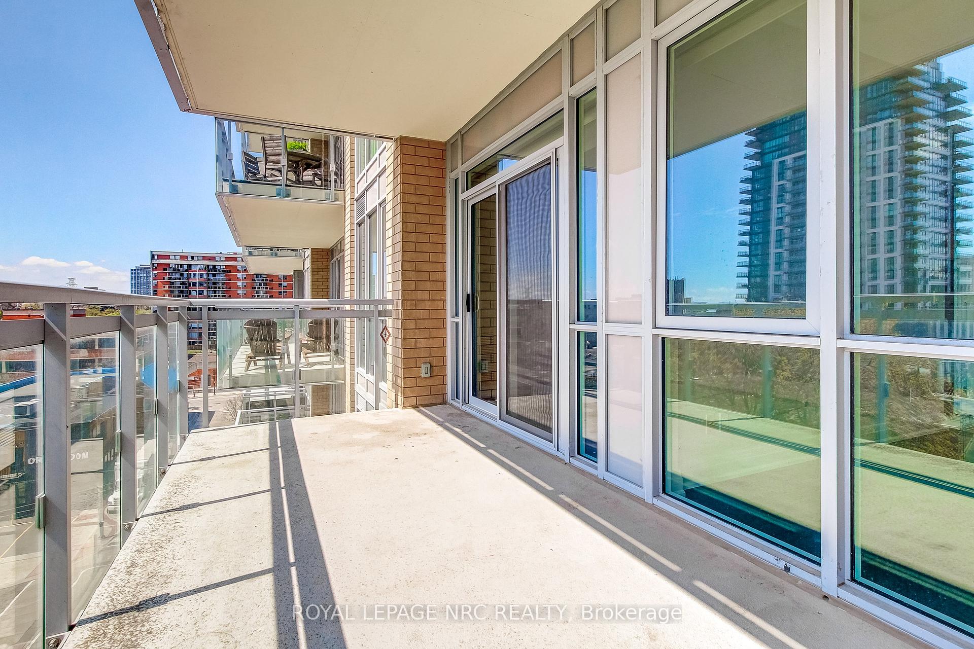 2 Bedrooms Condo at 2025 Maria, Burlington For sale