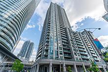 1 Bedroom Condo at 19 Grand Trunk, Toronto For sale