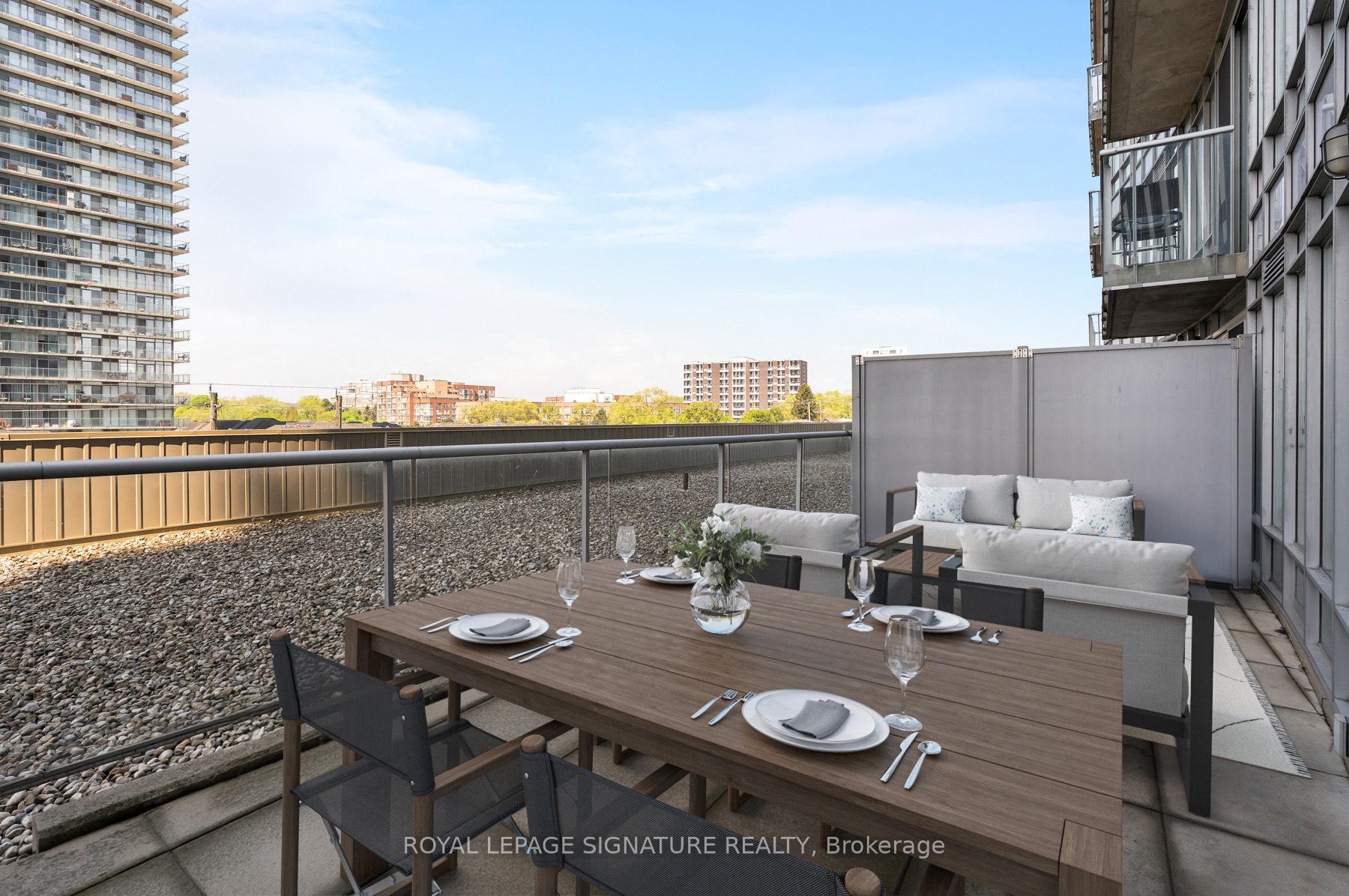 1 Bedroom Condo at 15 Windermere, Toronto For sale