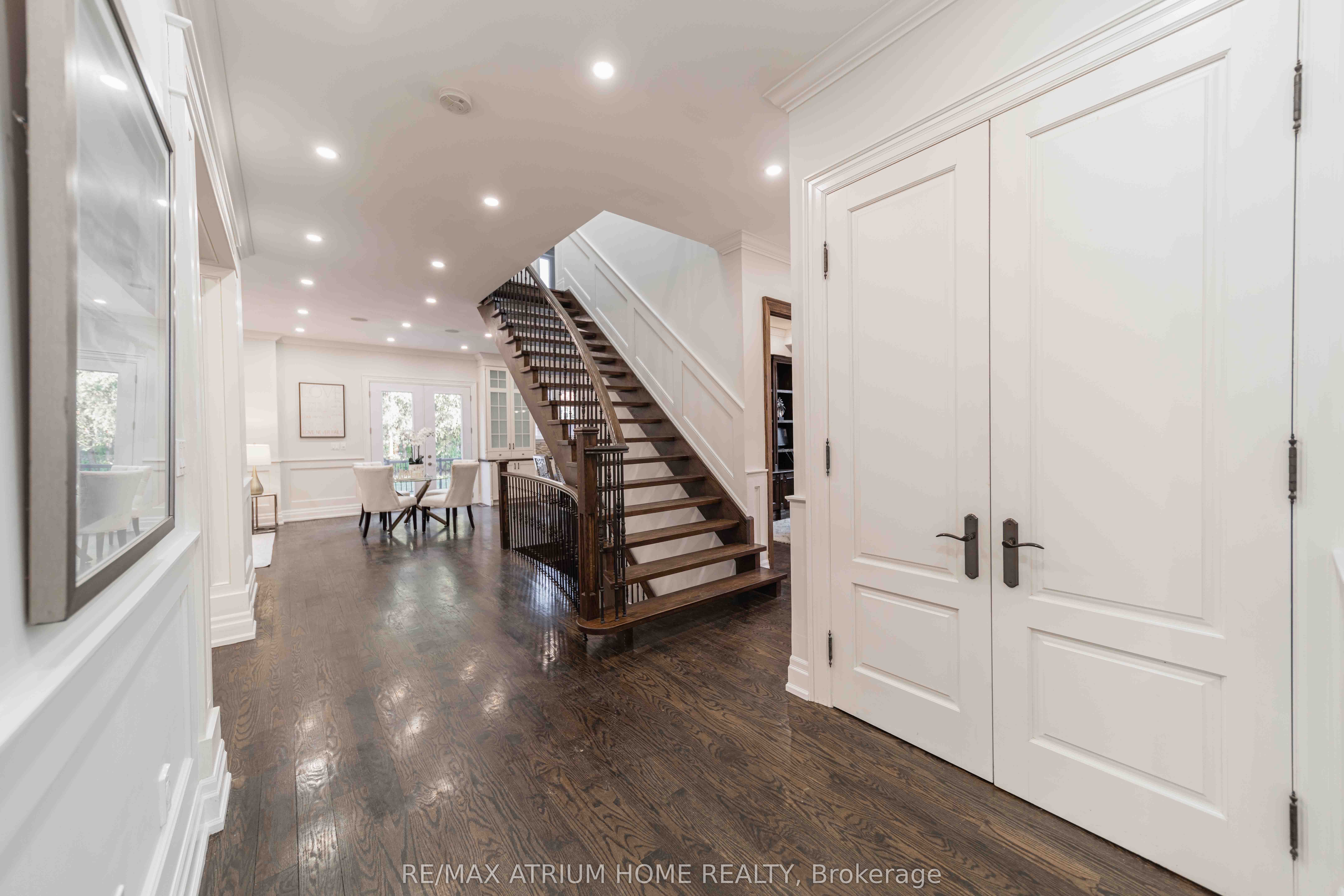 116 Church Avenue, Toronto, ON M2N 4G2
