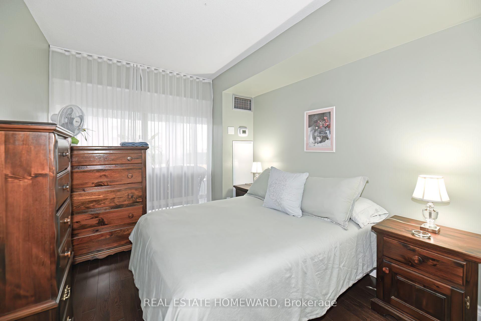 3 Bedrooms Condo at 3233 eglinton, Toronto For sale