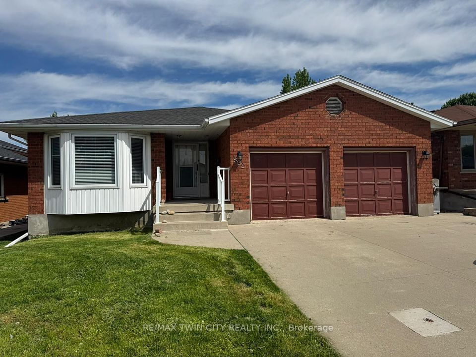 562 Champlain