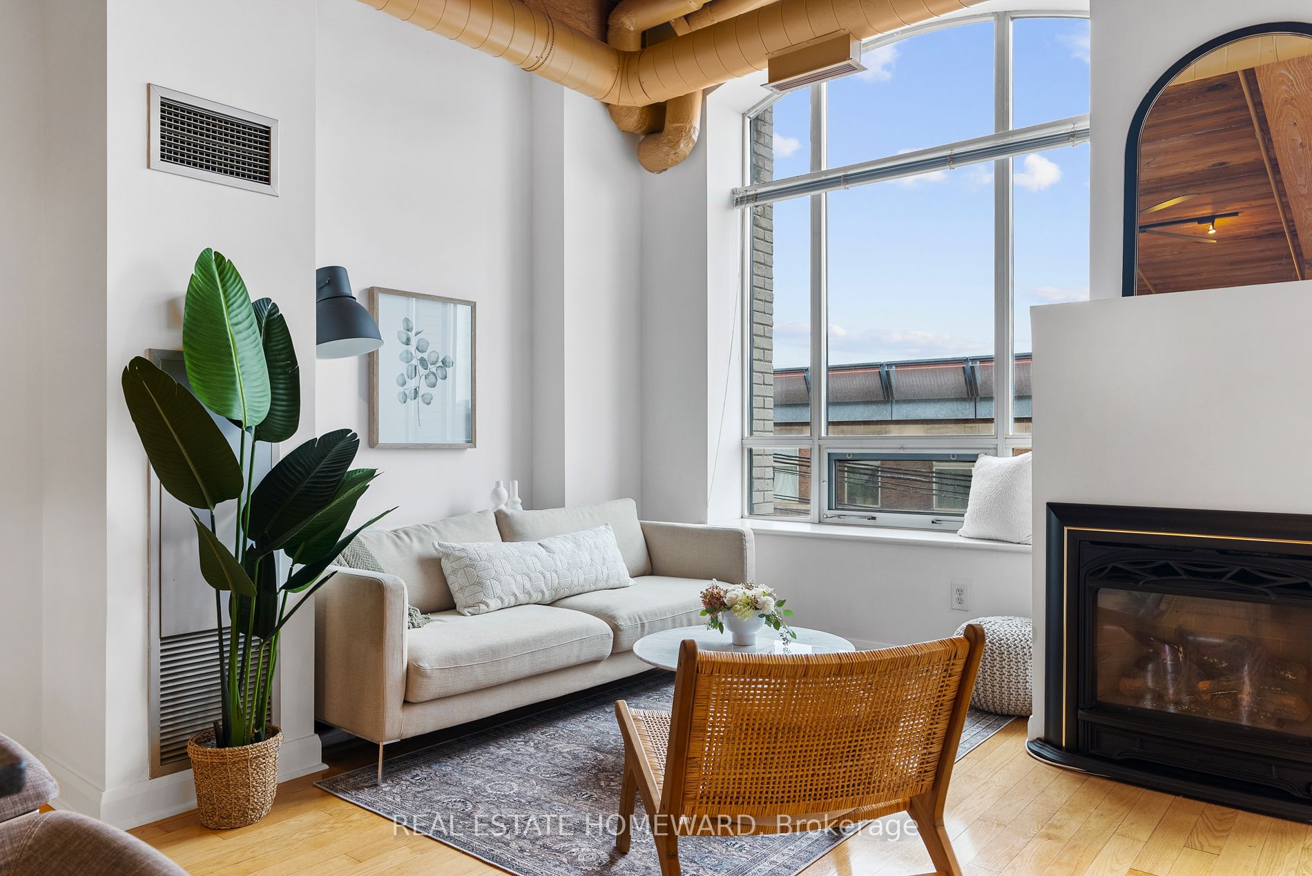 993 Queen Street W, #315