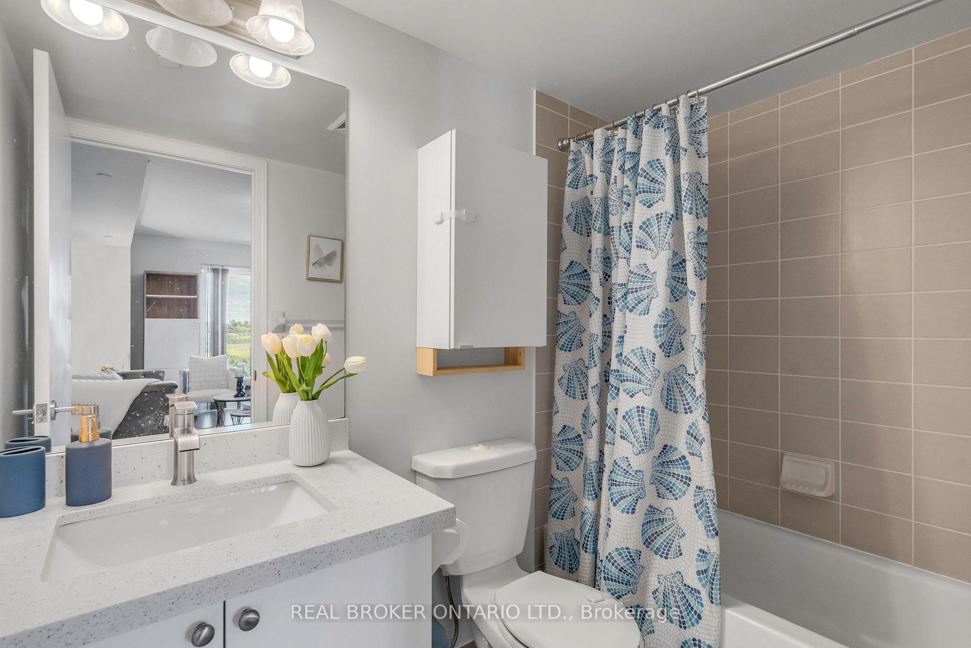 1 Bedroom Condo at 35 Saranac, Toronto For sale