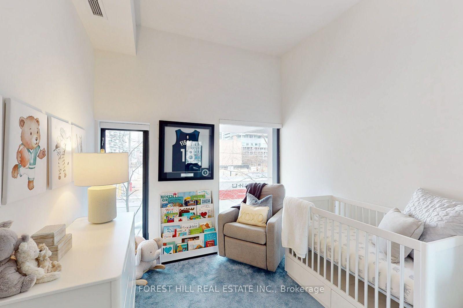 2 Bedrooms Condo at 161 Roehampton, Toronto For sale