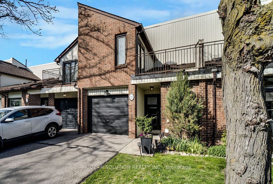 1021 Cedarglen