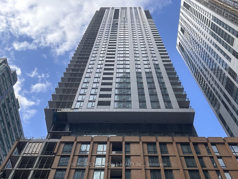 8 Widmer Street