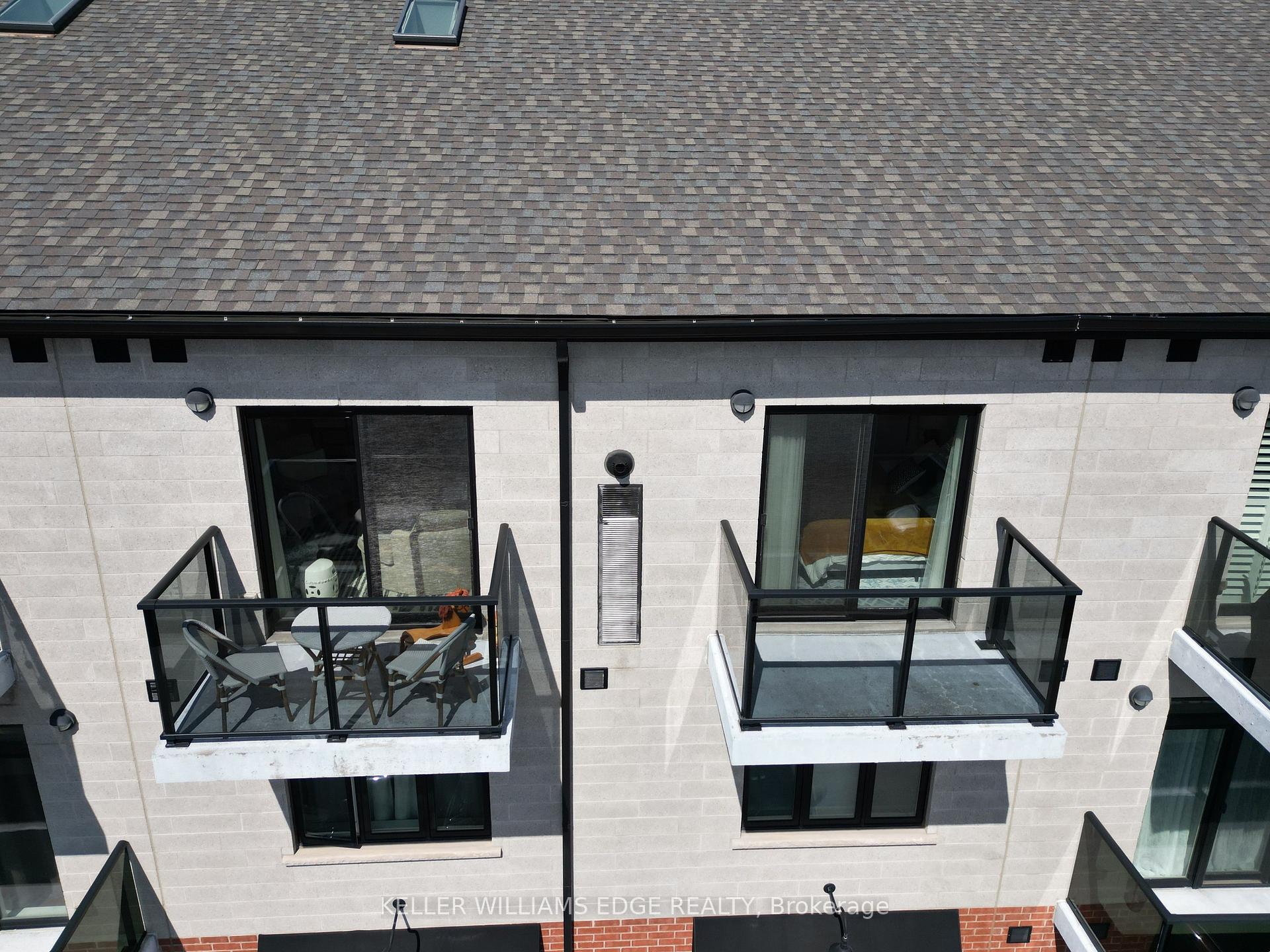2 Bedrooms Condo at 170 Rockhaven,  Hamilton For sale