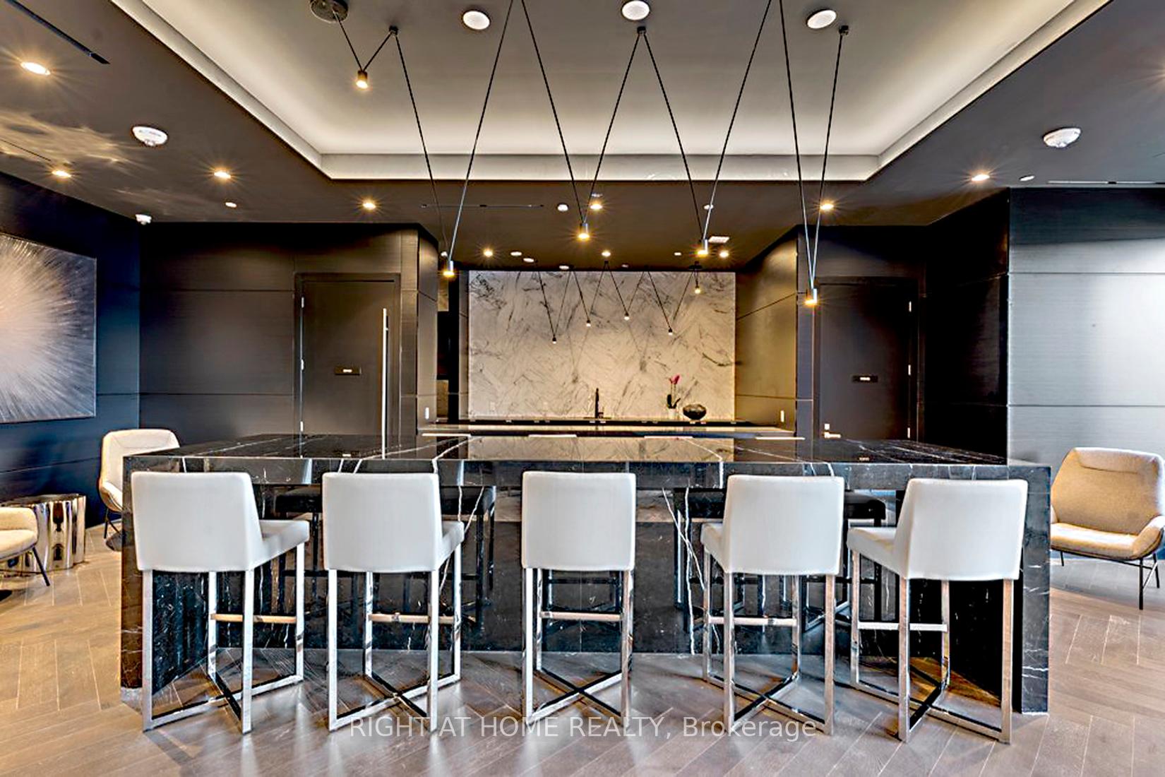 1 Bedroom Condo at 31 Tippet,  Toronto For sale