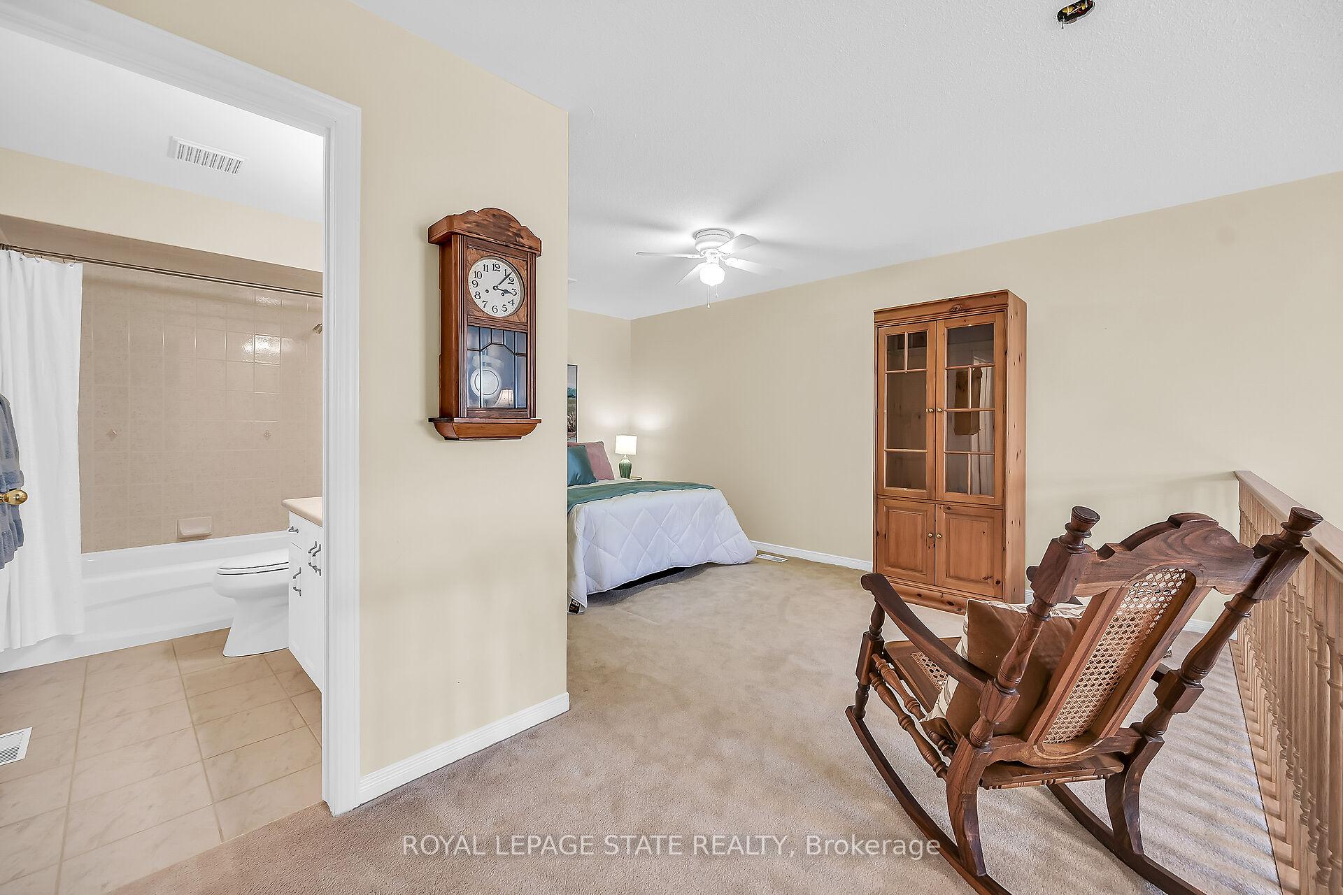 3 Bedrooms Condo at 212 Stonehenge,  Hamilton For sale