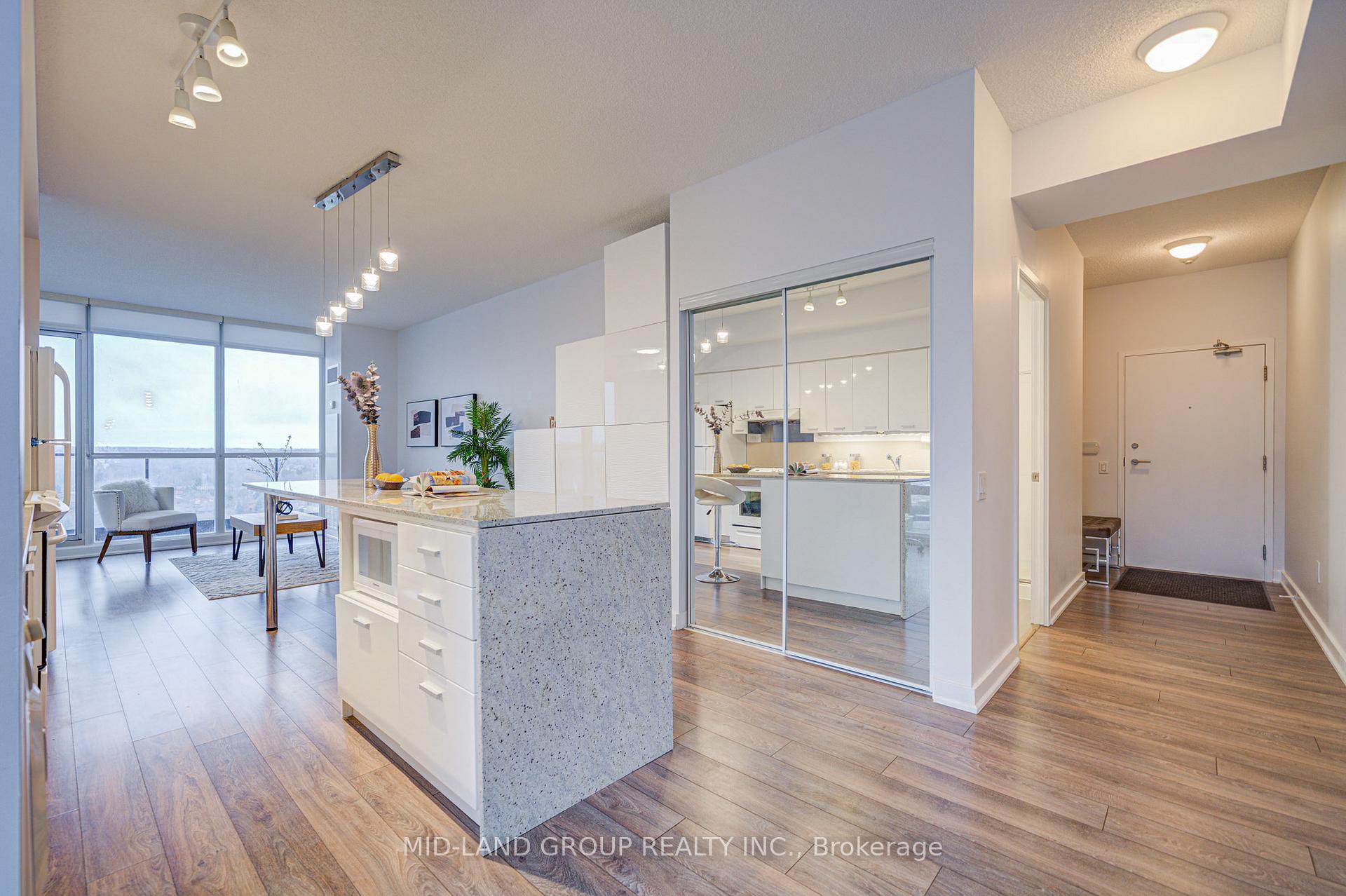 3 Bedrooms Condo at 29 Singer,  Toronto For sale