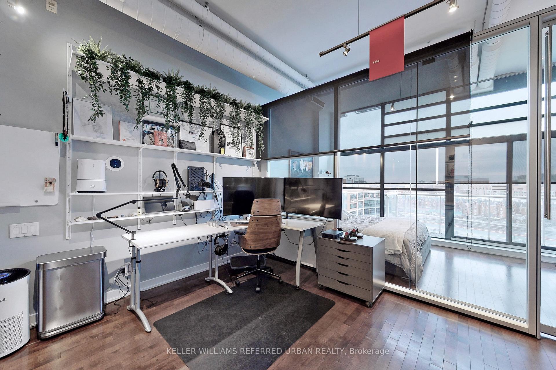 2 Bedrooms Condo at 43 Hanna, Toronto For sale