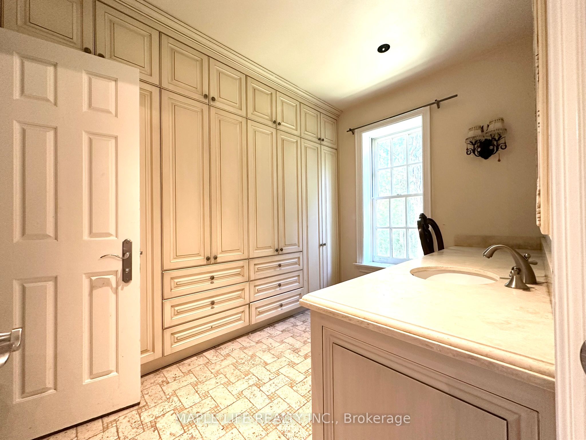 16 Brian Cliff Drive