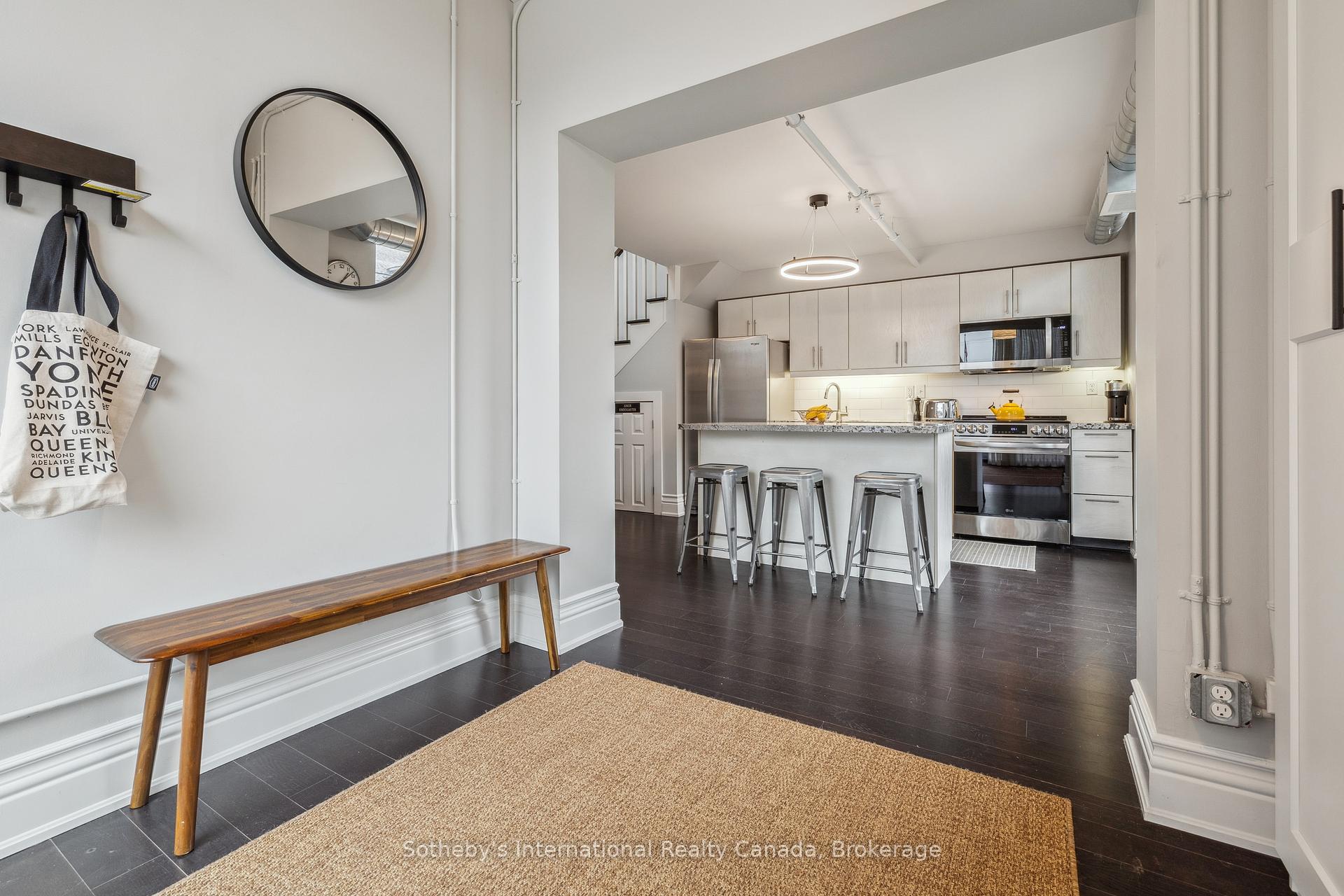 3 Bedrooms Condo at 200 Stinson, Hamilton For sale