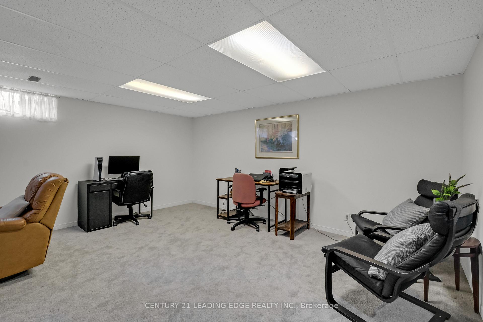 3 Bedrooms Condo at 2435 Woodward,  Burlington For sale
