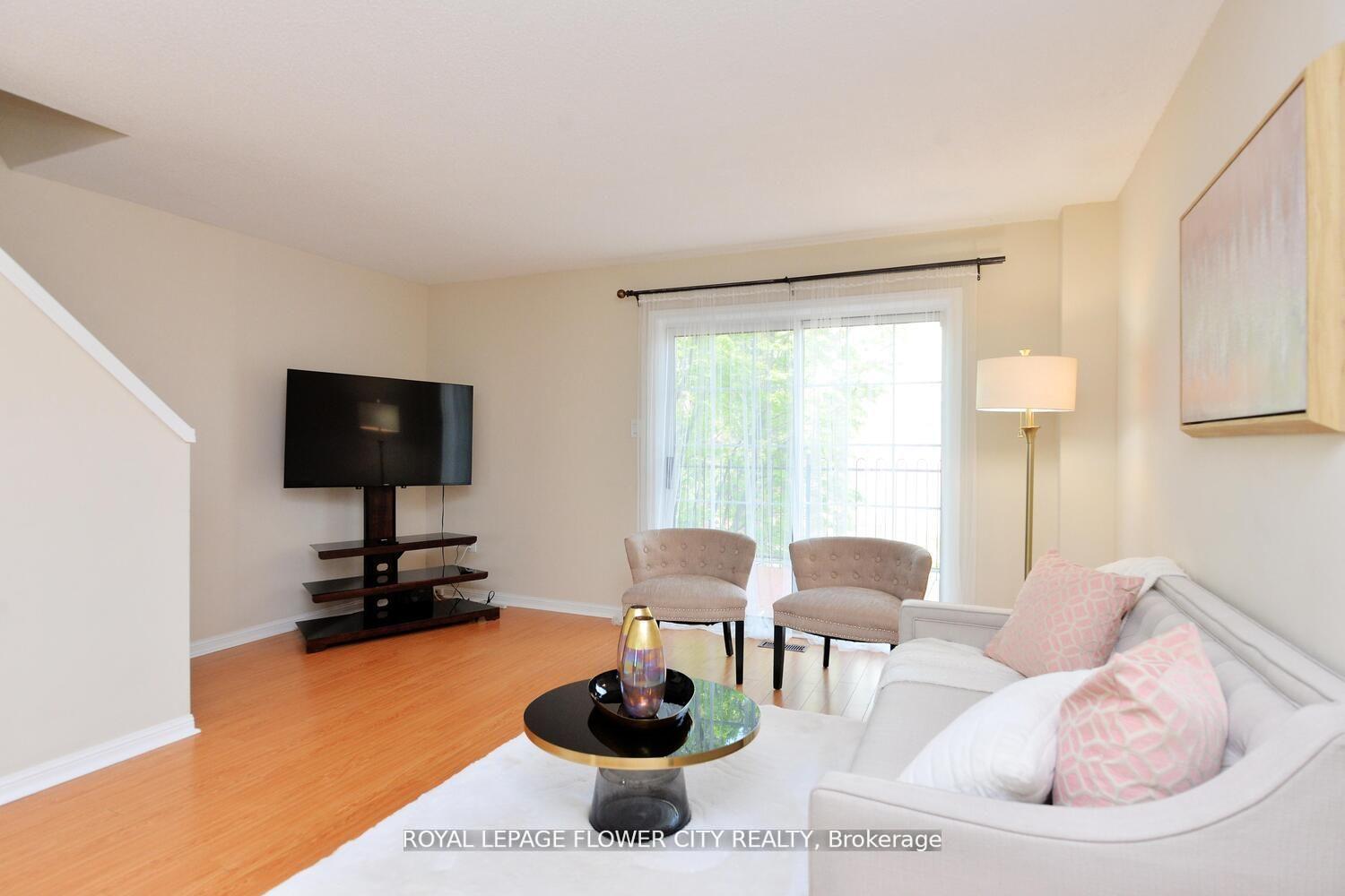 3 Bedrooms Condo at 4950 Rathkeale,  Mississauga For sale