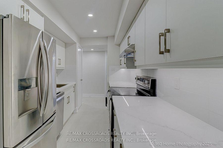 3 Bedrooms Condo at 70 Sidney Belsey, Toronto For sale