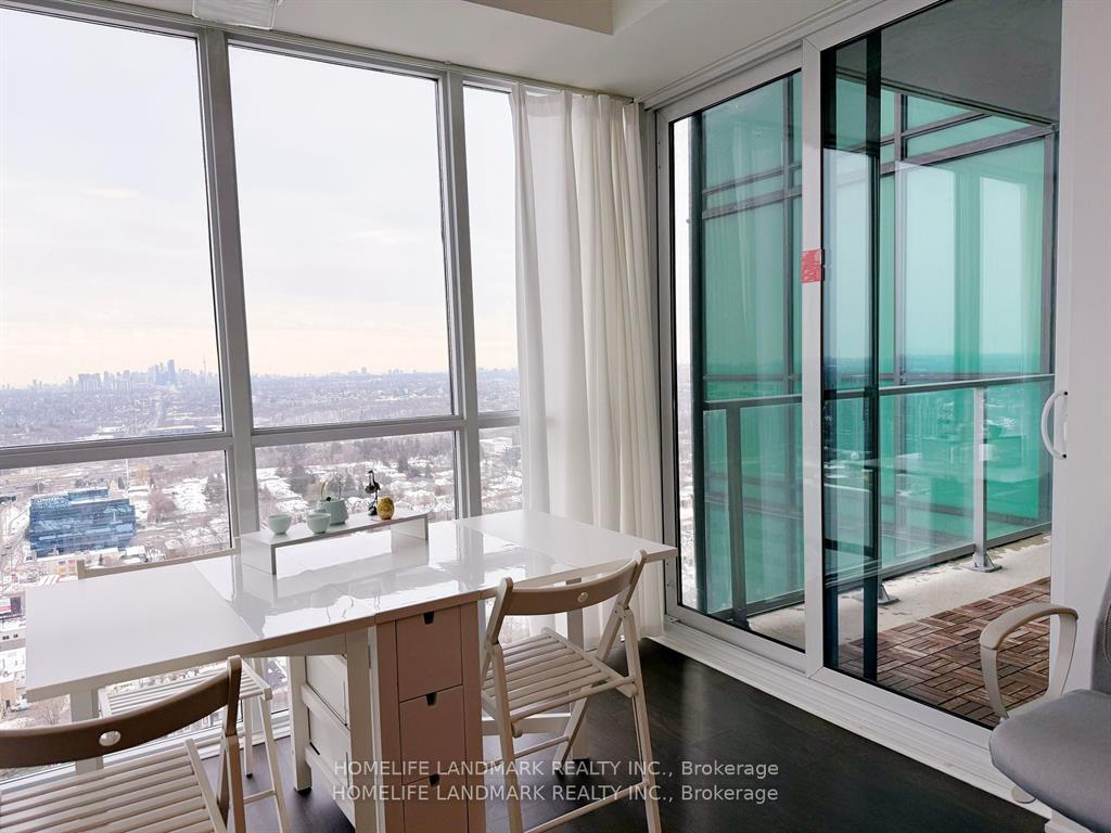 3 Bedrooms Condo at 11 Bogert, Toronto For sale