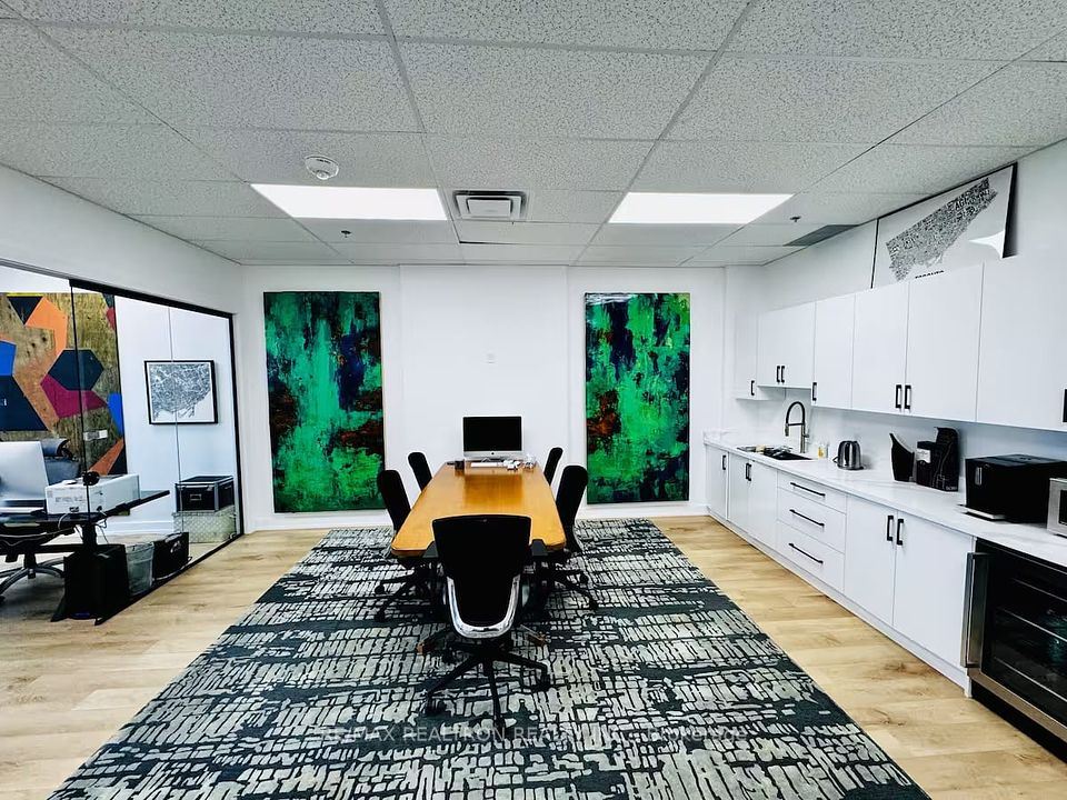 595 Sheppard