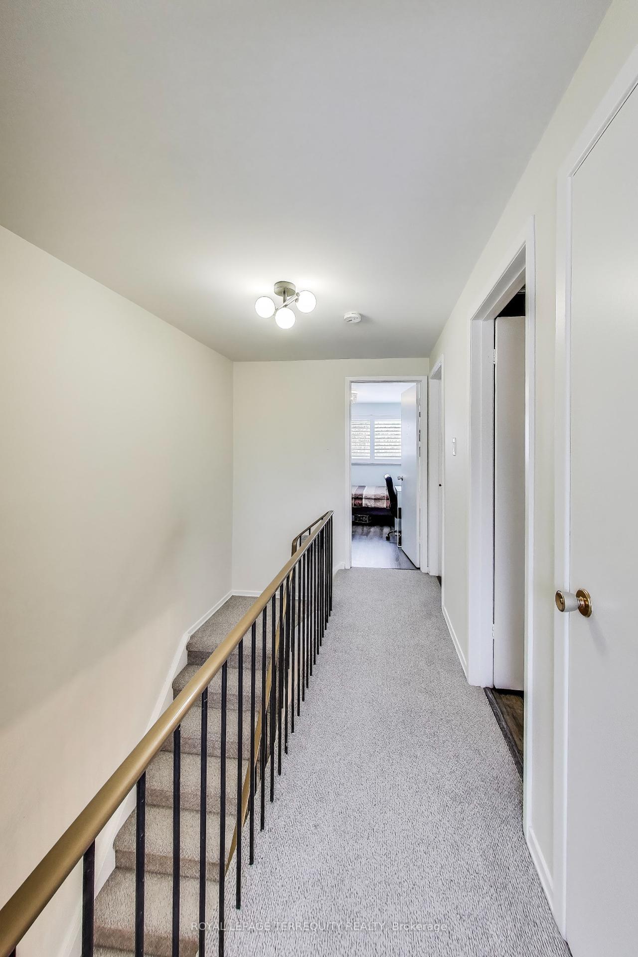 3 Bedrooms Condo at 2020 South Millway, Mississauga For sale