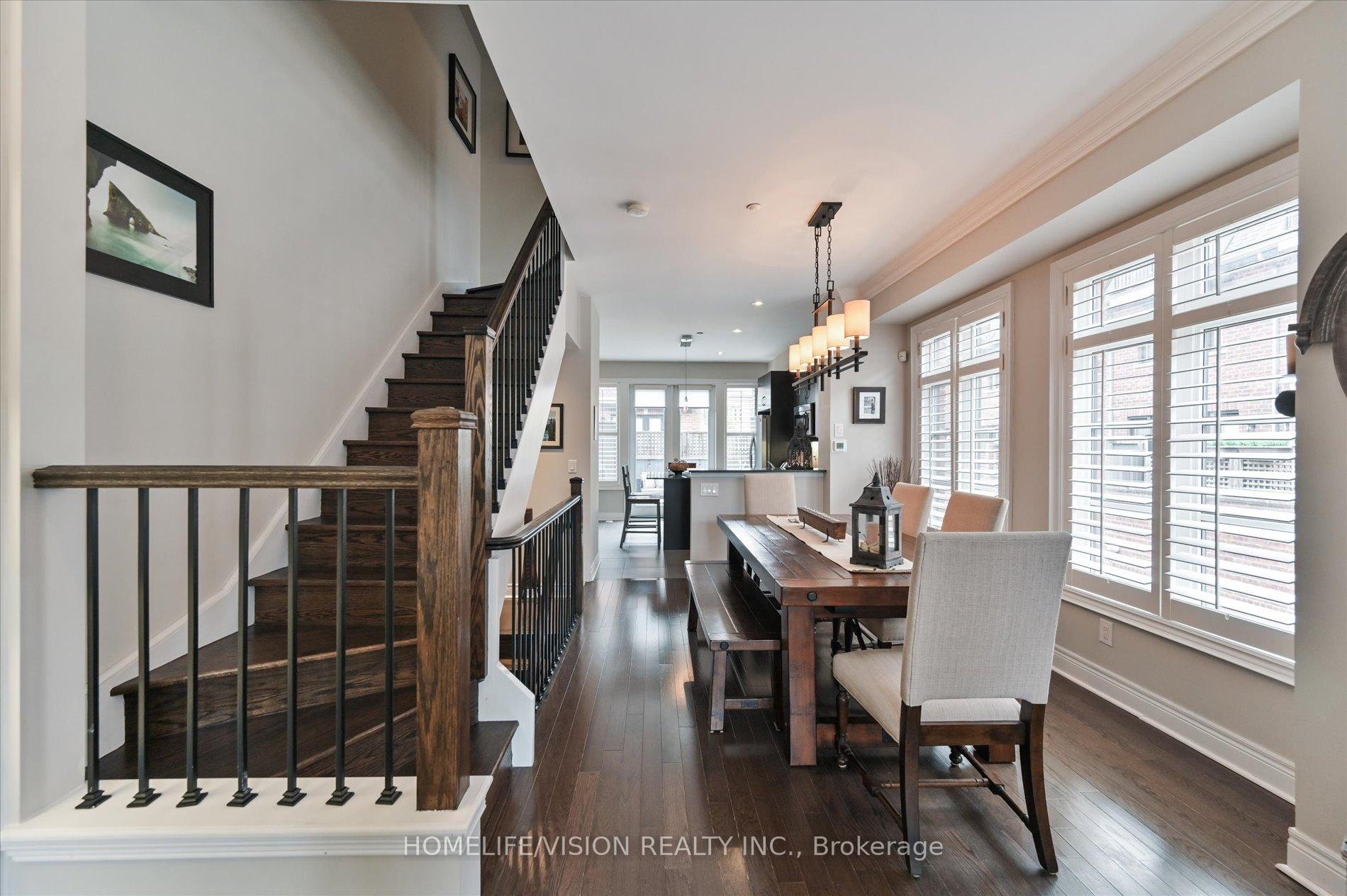 4 Bedrooms Condo at 2 Agar, Vaughan For sale