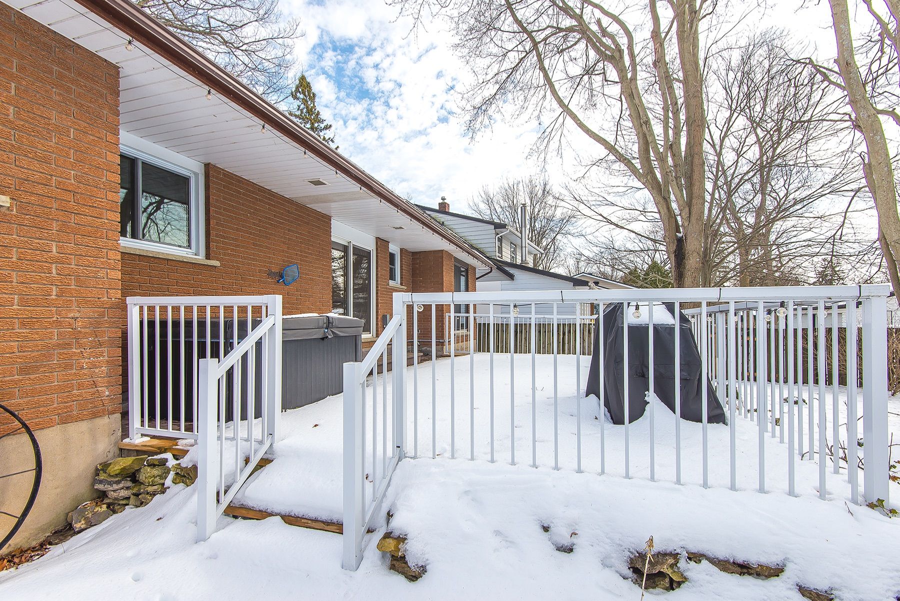 18 Oakridge Crescent Port Colborne Ontario L3K 2T4